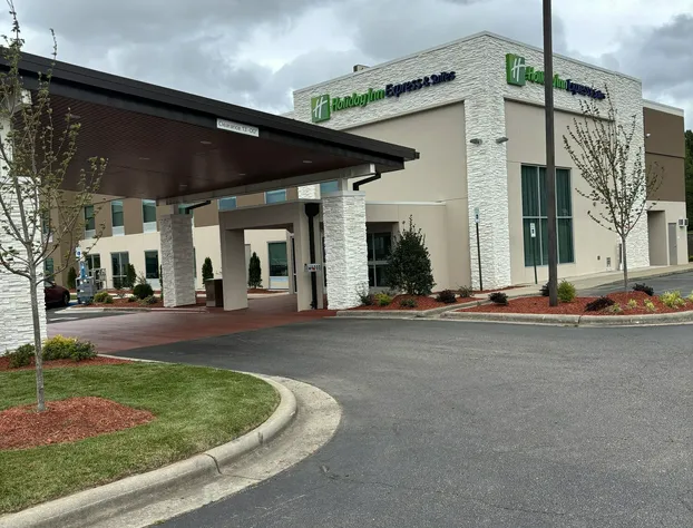 Holiday Inn Express Hotel & Suites Wilson - Hayes Place by IHG hotel detail image 3