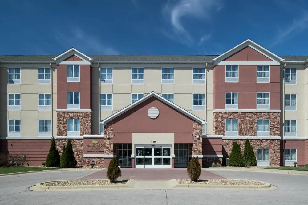 Homewood Suites by Hilton Cedar Rapids-North hotel hero