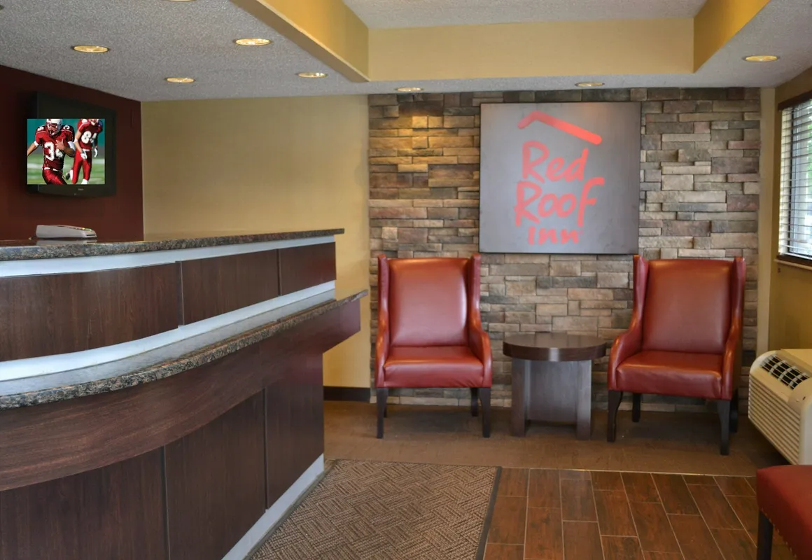 Red Roof Inn Elkhart hotel hero