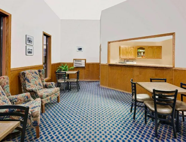 Super 8 by Wyndham Keokuk hotel detail image 4