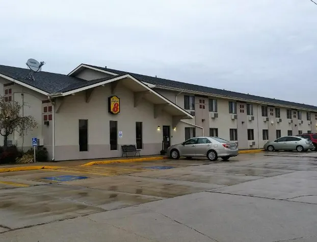 Super 8 by Wyndham Keokuk hotel detail image 2