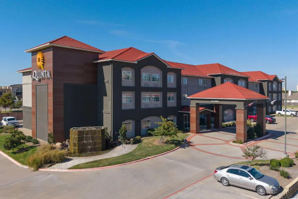 La Quinta Inn & Suites by Wyndham Woodway - Waco South hotel hero