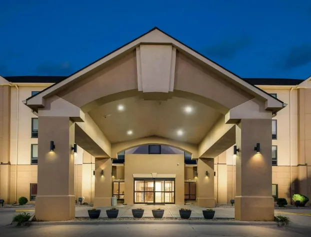 Days Inn & Suites by Wyndham Cedar Rapids hotel detail image 2