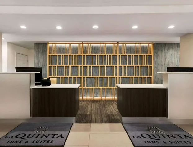 La Quinta Inn & Suites by Wyndham Port Arthur hotel detail image 4