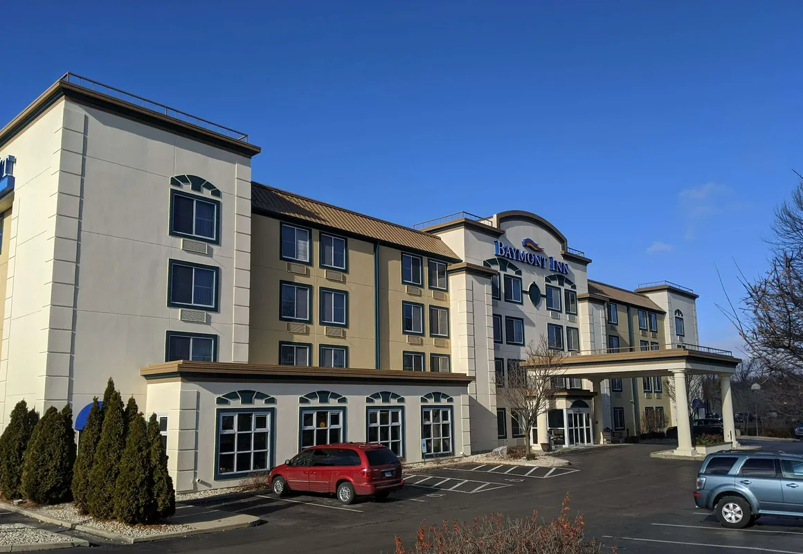 Baymont by Wyndham Rockford hotel hero