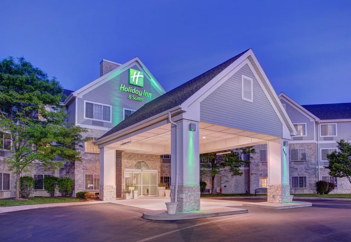 Holiday Inn Hotel & Suites-Milwaukee Airport by IHG hotel hero