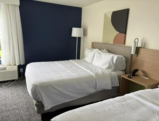 Spark by Hilton Abingdon I-81 near Fairgrounds hotel detail image 1