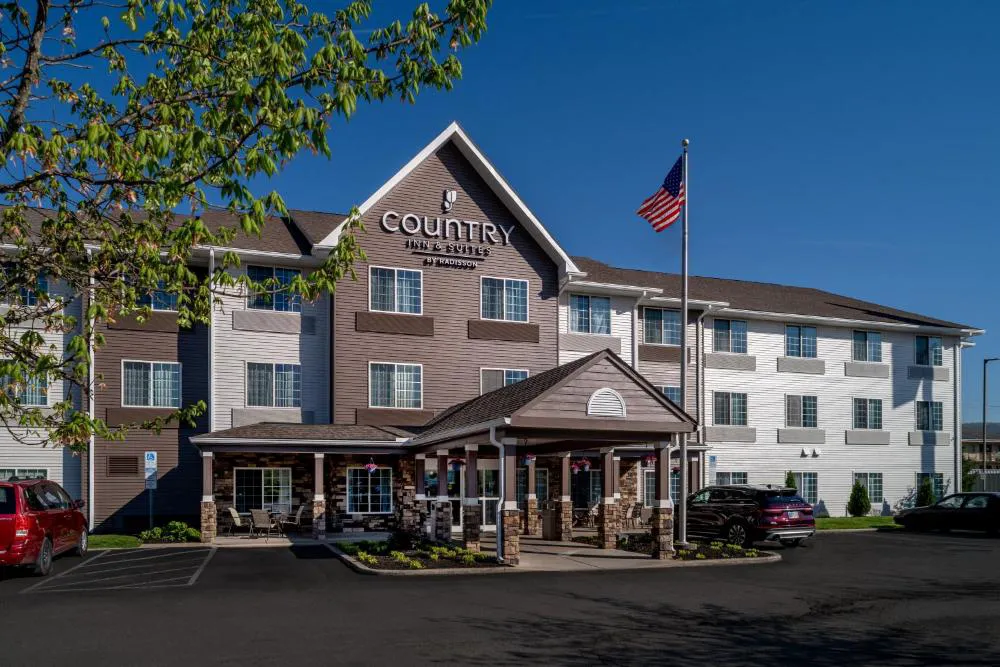 Country Inn & Suites by Radisson, Charleston South, WV hotel hero