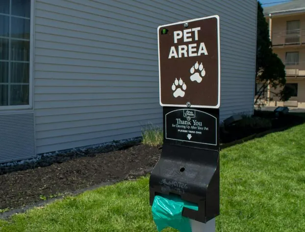 Country Inn & Suites by Radisson, Charleston South, WV hotel detail image 3