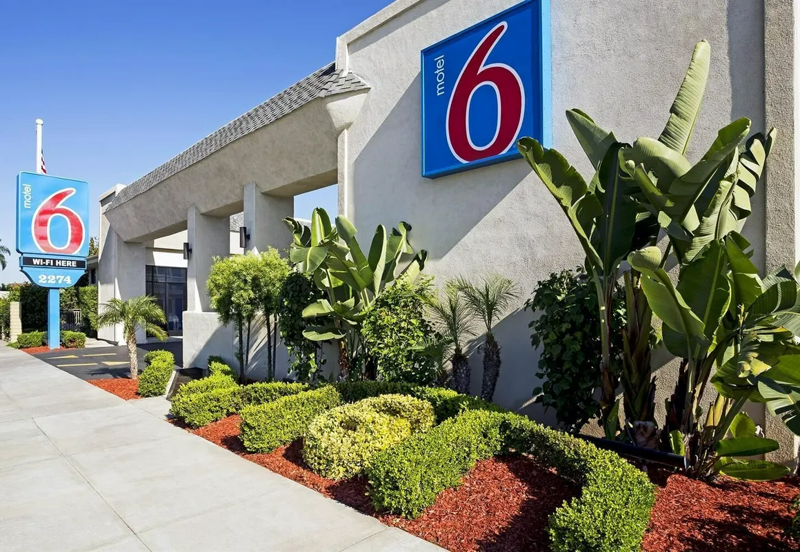 Motel 6 Newport Beach hotel hero