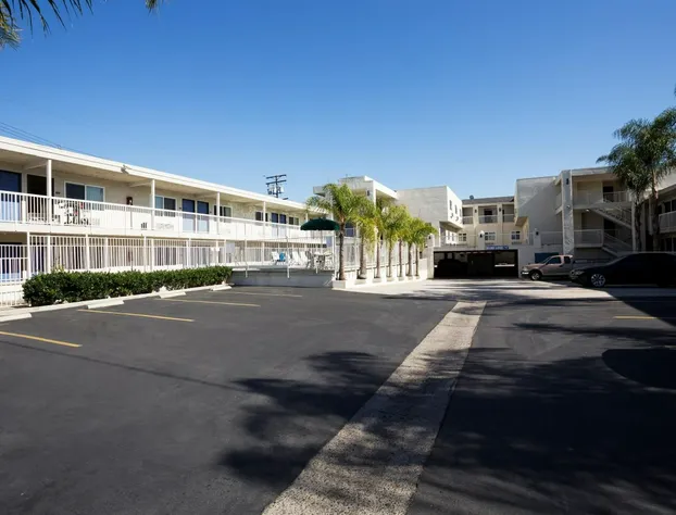 Motel 6 Newport Beach hotel detail image 4