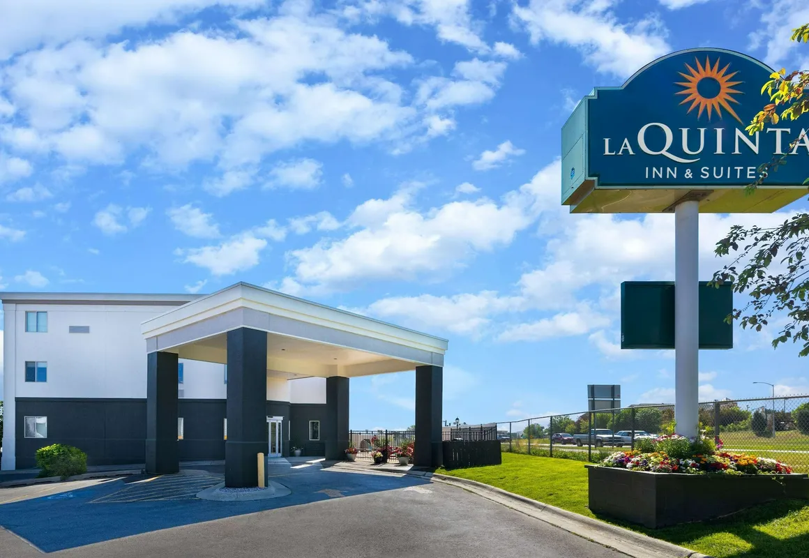 La Quinta Inn & Suites by Wyndham Helena hotel hero