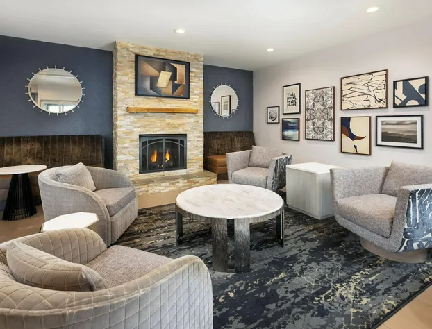 La Quinta Inn & Suites by Wyndham Asheville Downtown hotel detail image 2