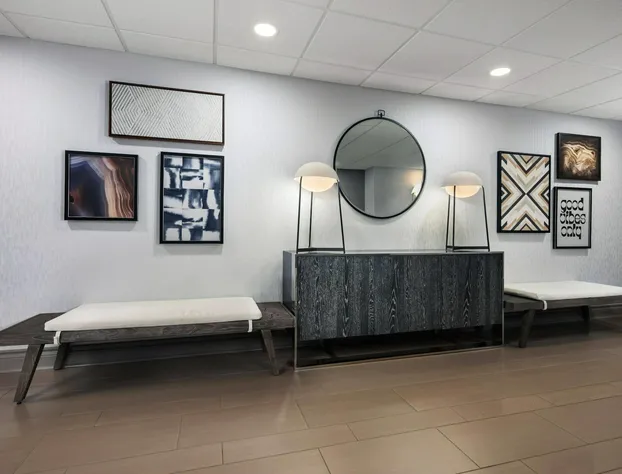 La Quinta Inn & Suites by Wyndham Asheville Downtown hotel detail image 3