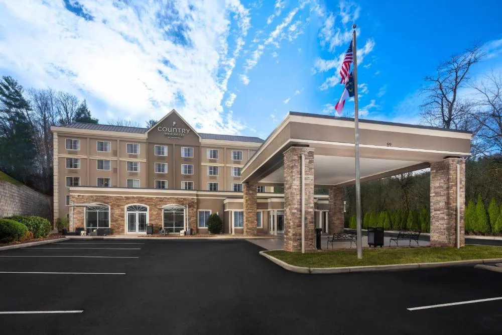 Country Inn & Suites by Radisson Asheville Downtown Tunnel Road hotel hero