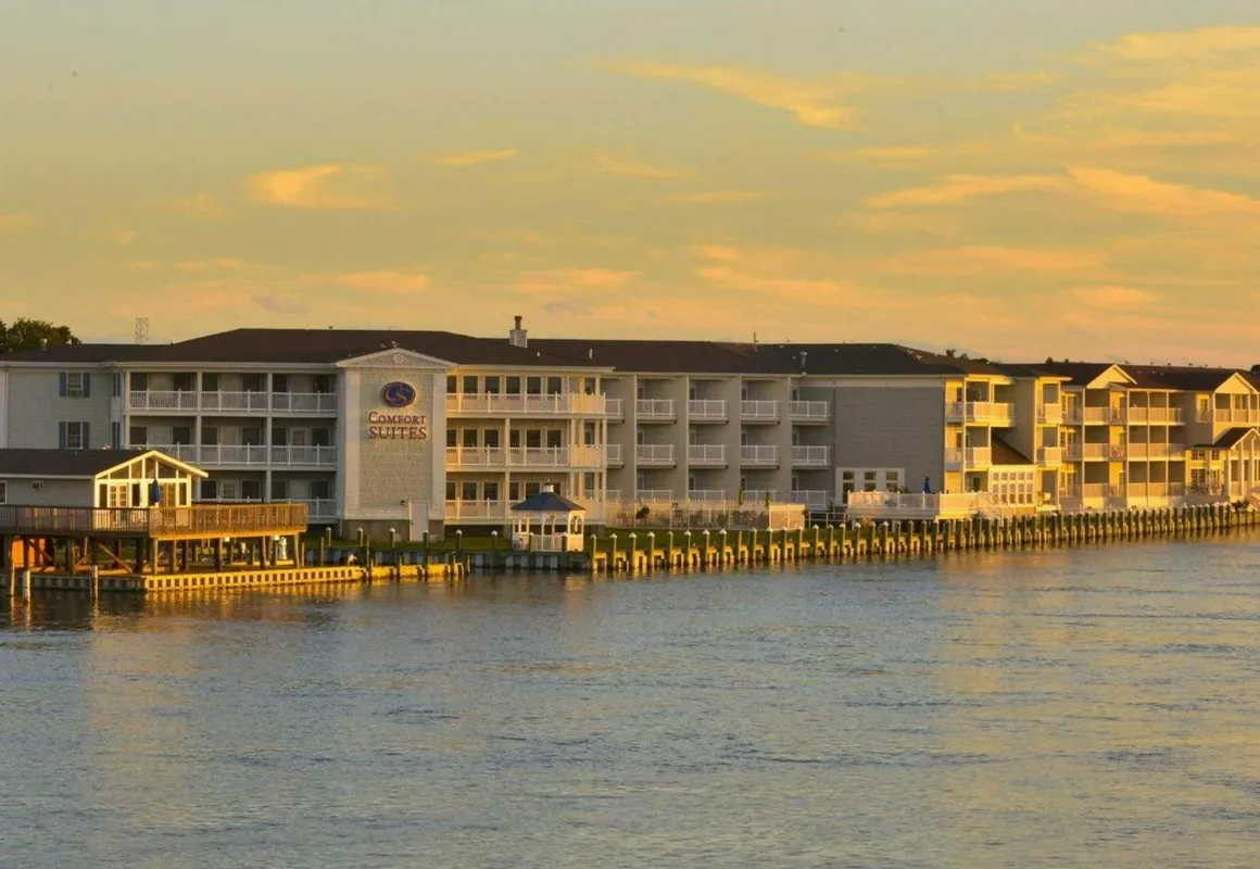 Comfort Suites Chincoteague Island Bayfront Resort hotel hero
