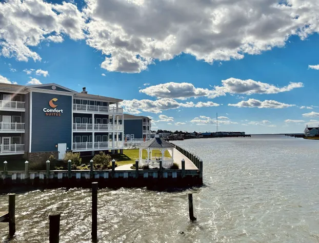 Comfort Suites Chincoteague Island Bayfront Resort hotel detail image 4