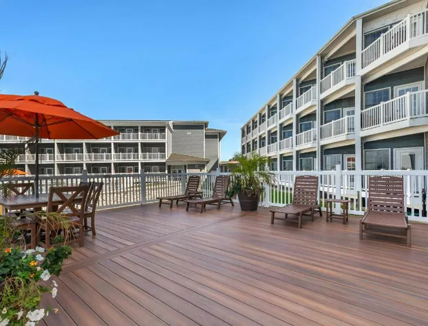 Comfort Suites Chincoteague Island Bayfront Resort hotel detail image 1