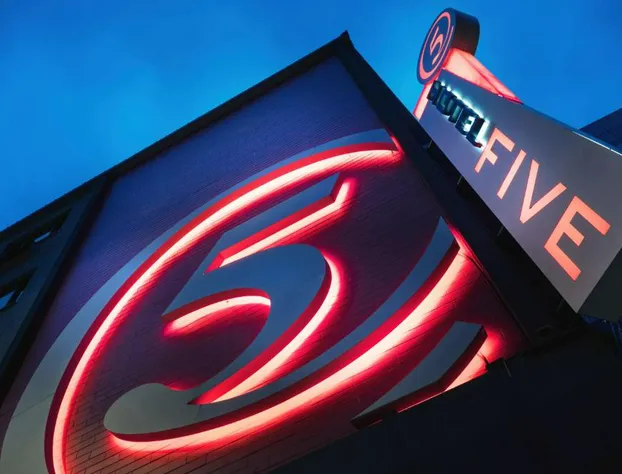 Staypineapple, Hotel FIVE, Downtown Seattle hotel detail image 4