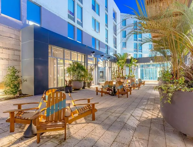 Aloft Jacksonville Tapestry Park hotel detail image 2