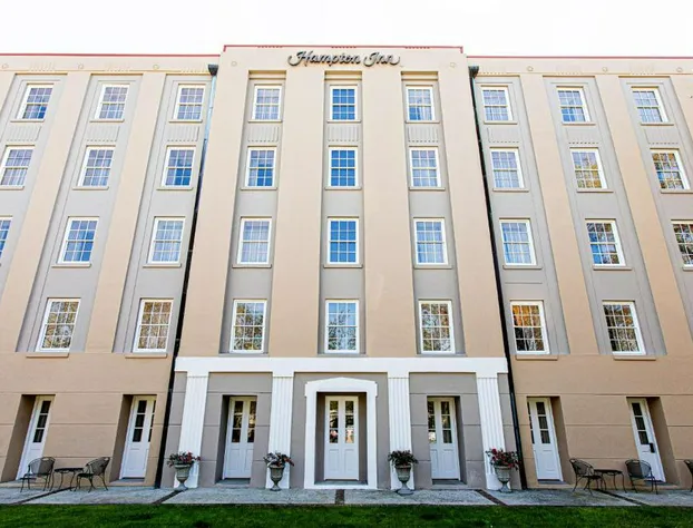 Hampton Inn Charleston-Historic District hotel detail image 1