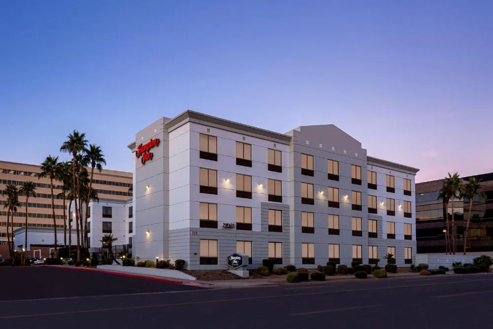 Hampton Inn Phoenix-Biltmore hotel hero