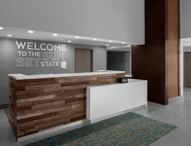 Hampton Inn Phoenix-Biltmore hotel detail image 3