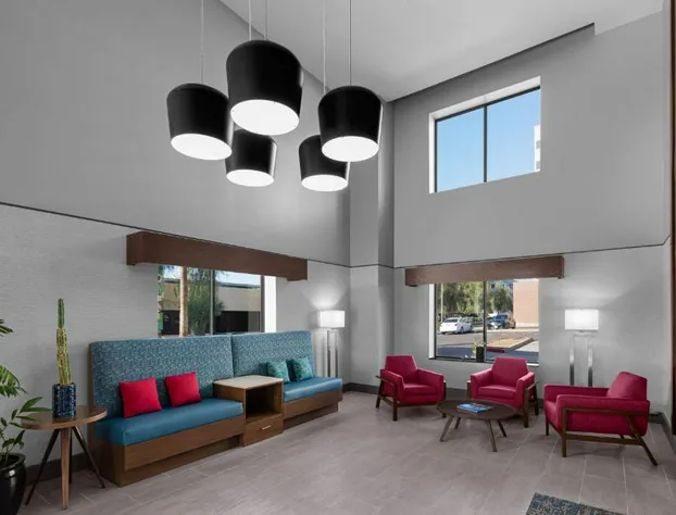 Hampton Inn Phoenix-Biltmore hotel detail image 4