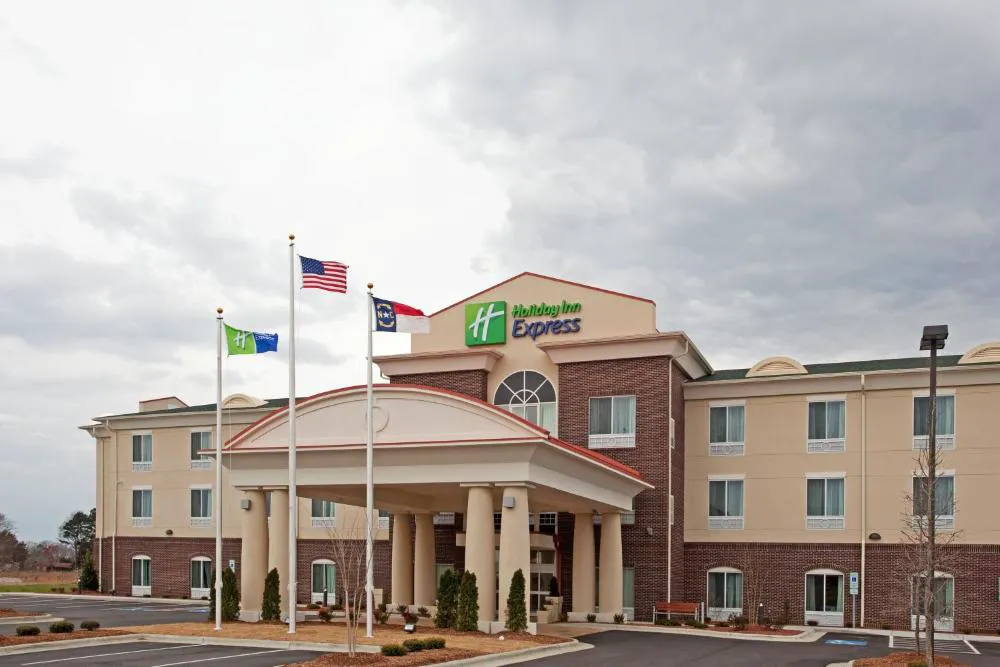 Holiday Inn Express Pembroke by IHG hotel hero