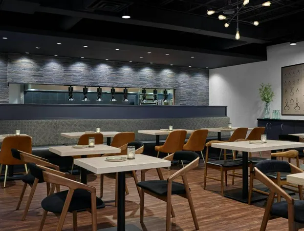 Delta Hotels by Marriott Milwaukee Northwest hotel detail image 4