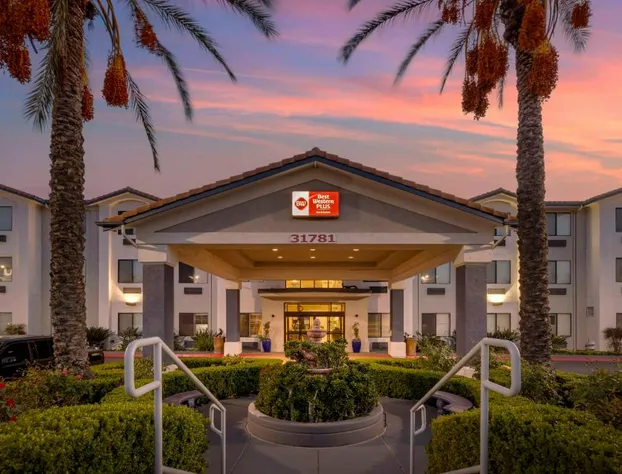 Best Western Plus Lake Elsinore Inn & Suites hotel detail image 1