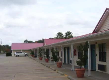 Americas Best Value Inn Hazlehurst, GA hotel detail image 1