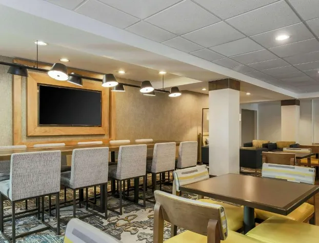 Hampton Inn & Suites Denver Tech Center hotel detail image 4