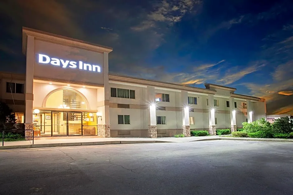 Days Inn by Wyndham Shrewsbury Worcester hotel hero