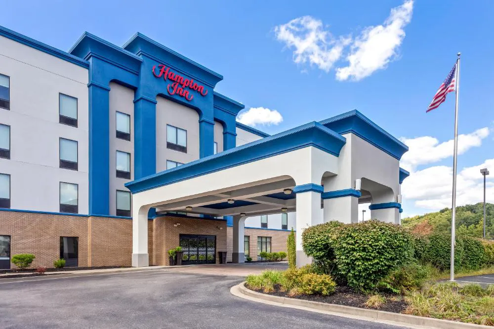 Hampton Inn Huntington University Area hotel hero