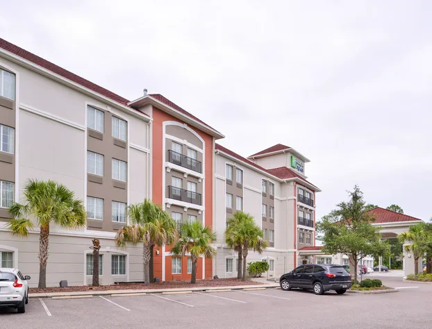 Holiday Inn Express Tampa N I-75 - University Area by IHG hotel detail image 3