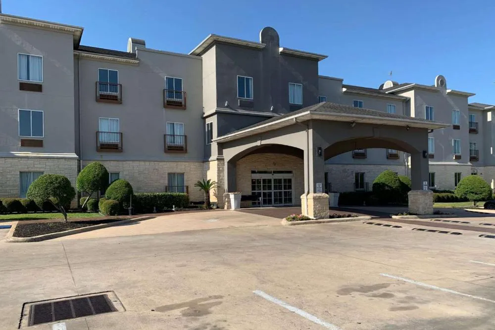 Country Inn & Suites by Radisson, Austin North (Pflugerville), TX hotel hero