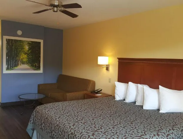Days Inn by Wyndham Trenton hotel detail image 4
