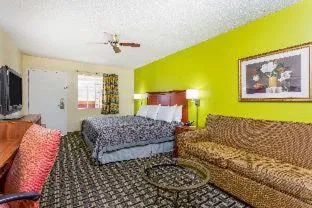 Days Inn by Wyndham Trenton hotel detail image 3