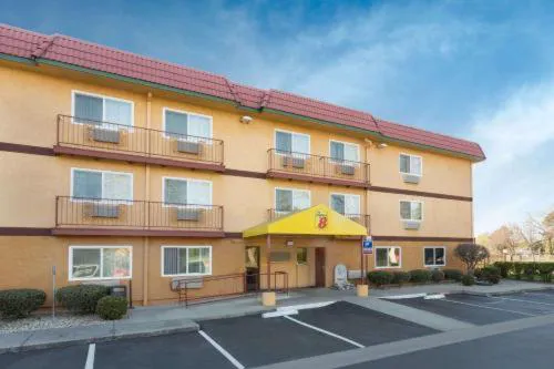 Super 8 by Wyndham Chico hotel hero