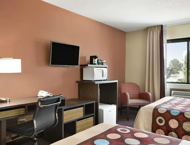 Super 8 by Wyndham Carbondale hotel detail image 4