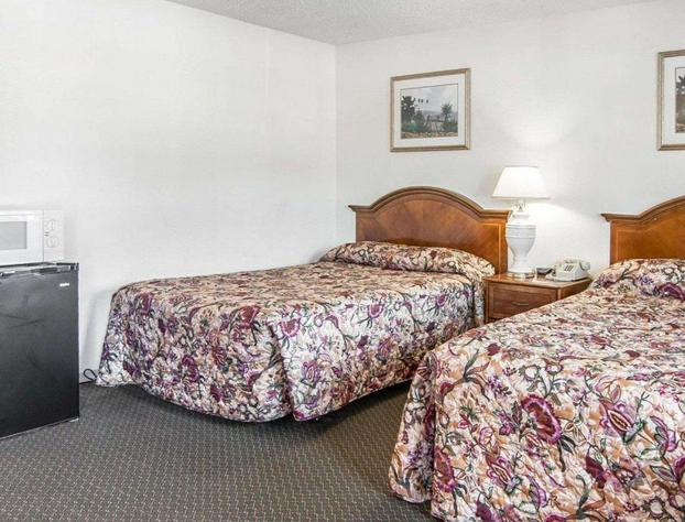 Econo Lodge Eugene hotel detail image 1