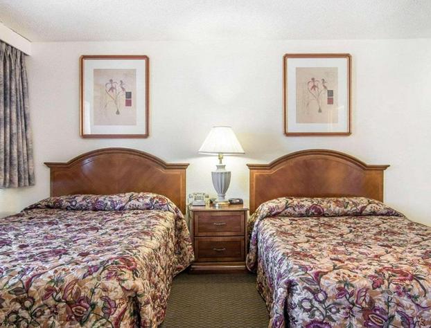 Econo Lodge Eugene hotel detail image 4