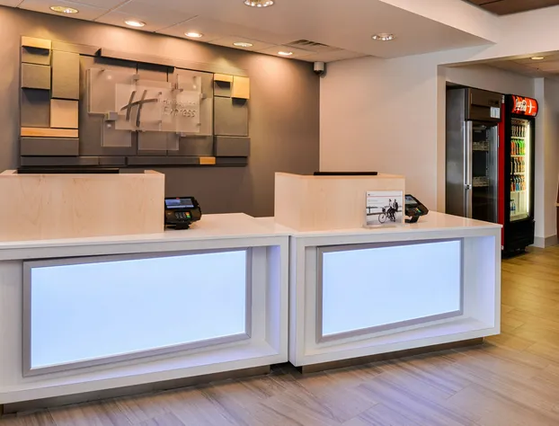 Holiday Inn Express Hotel & Suites Urbana-Champaign by IHG hotel detail image 2