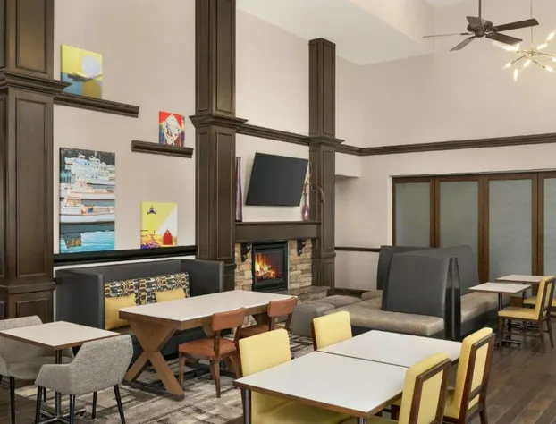 Hampton Inn & Suites Exeter hotel detail image 4