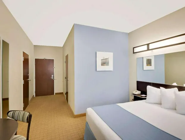 Microtel Inn & Suites by Wyndham Geneva hotel detail image 3