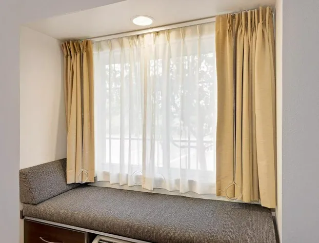 Microtel Inn & Suites by Wyndham Geneva hotel detail image 4