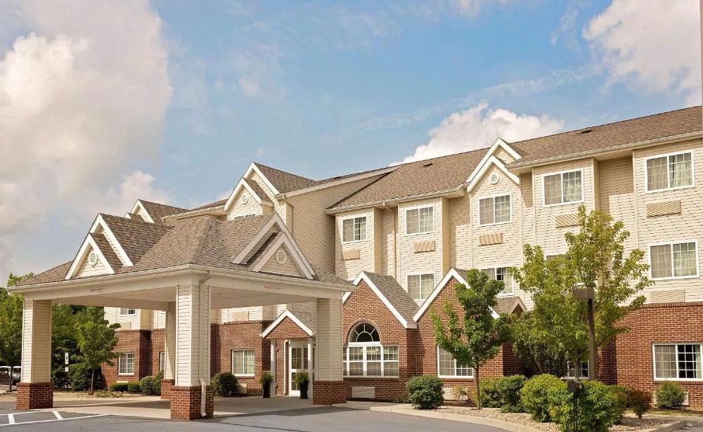 Microtel Inn & Suites by Wyndham Geneva hotel hero