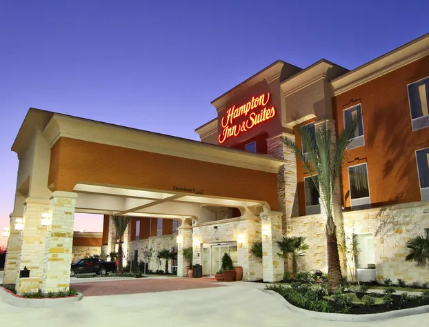 Hampton Inn & Suites Winnie hotel detail image 1