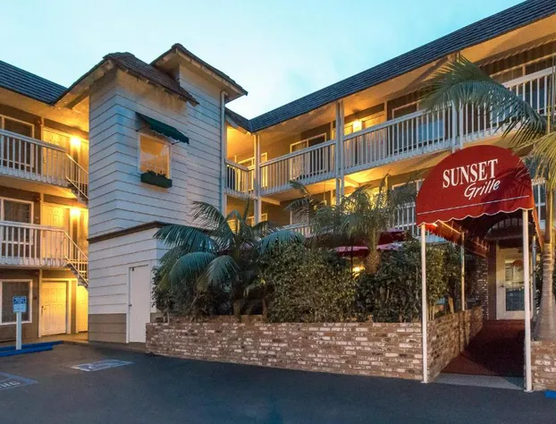 Ramada by Wyndham Costa Mesa/Newport Beach hotel detail image 2